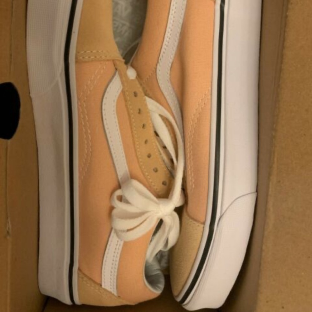 VANS bleached apricot. ✨